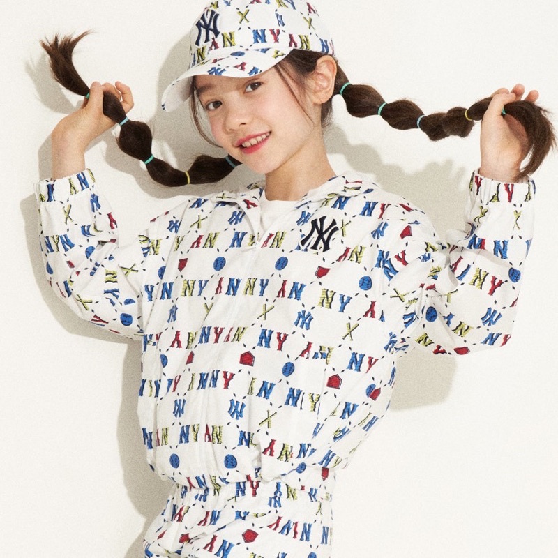 Áo khoác gió hoạ tiết MLB Tqxk