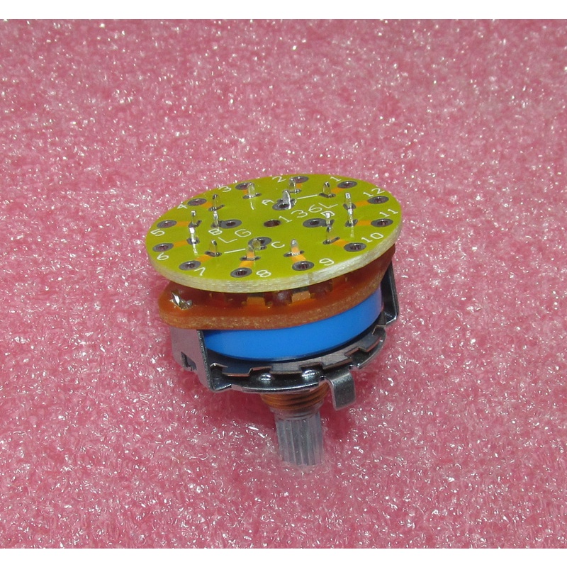 Công tắc chọn kênh 04 kênh, 03 bước, có mạch in kèm theo