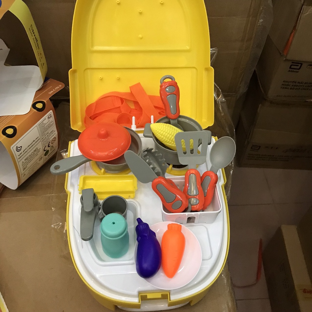 Bộ đồ chơi cho bé nhập vai đầu bếp nấu ăn - Vali nhà bếp 26 món HKM Similac