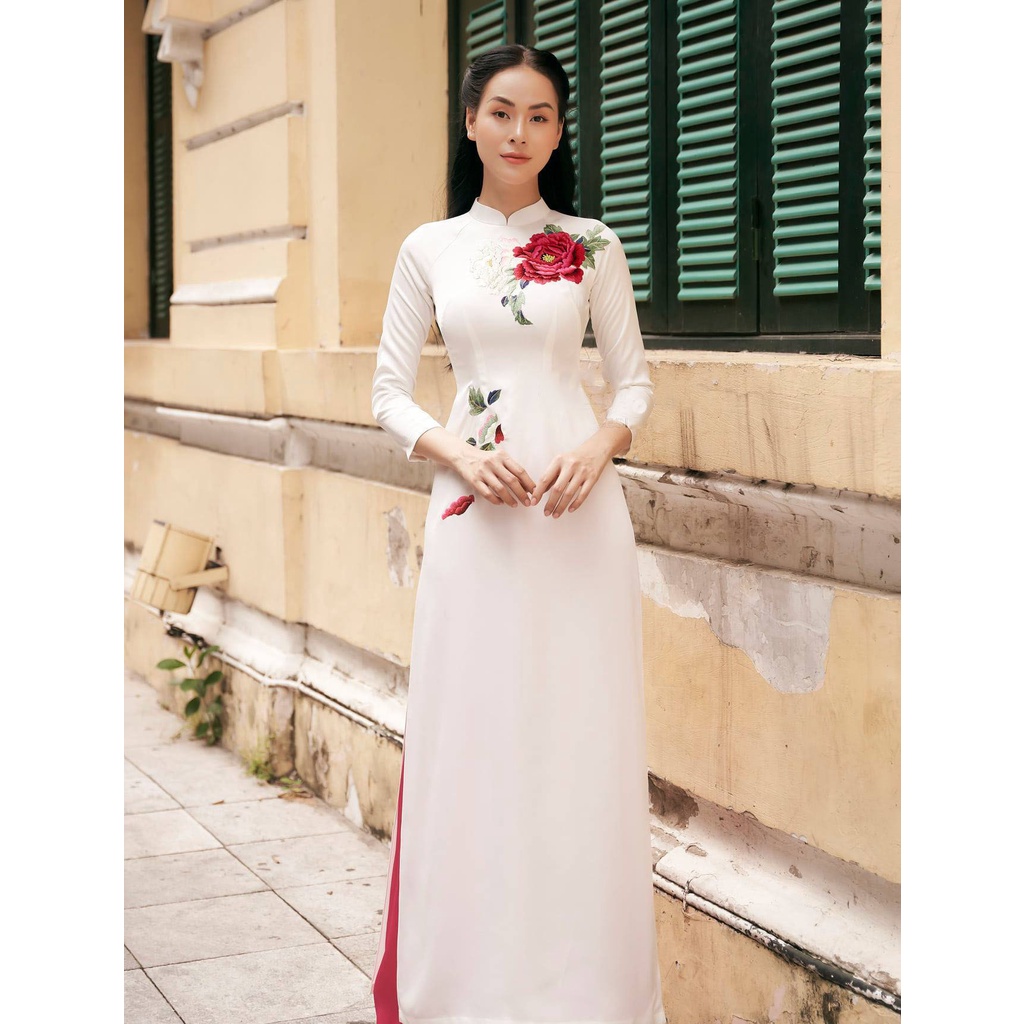 Áo dài Trắng thêu hoạ tiết thiết kế sang đẹp, hoa văn trẻ,Lụa tô châu co giãn, suôn mịn không nhăn. Áo dài Ngọc Trang