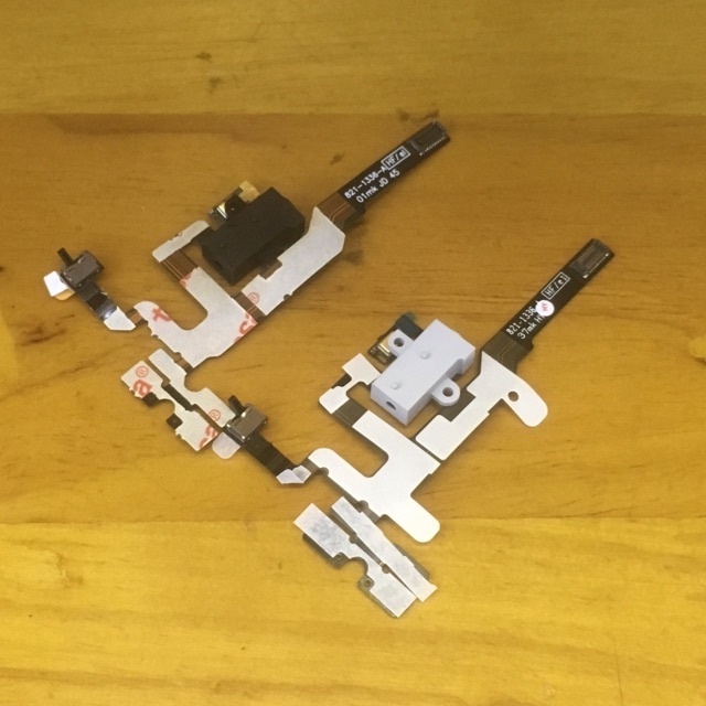 Cụm jack tai nghe + dây volume + gạt rung trong máy Iphone 4S