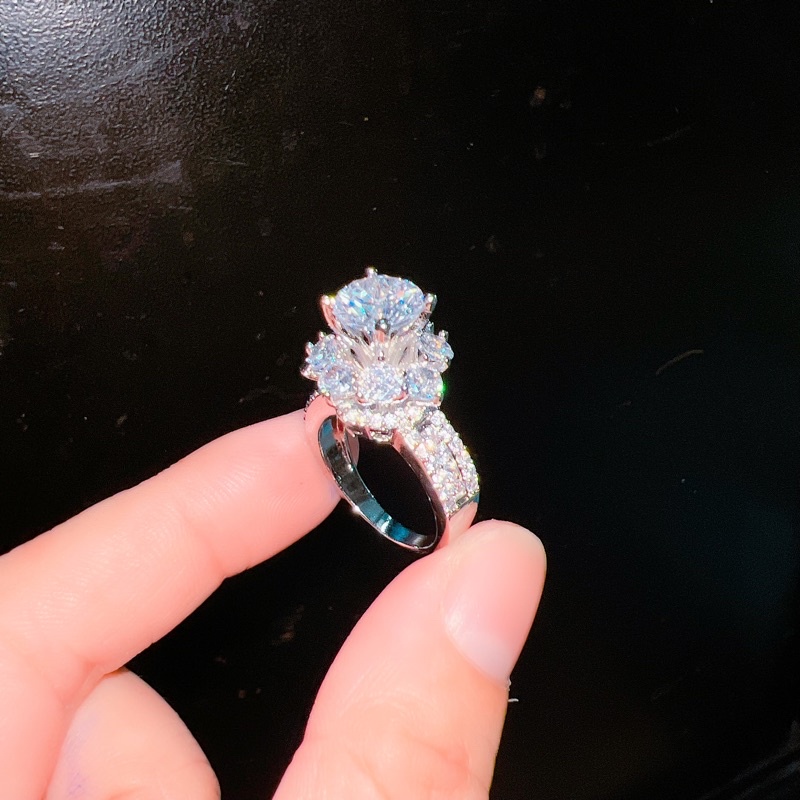 Nhẫn xoàn Italy hột trụ cao mạ bạch kim