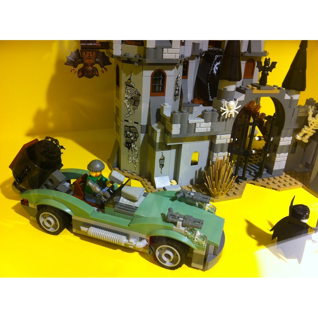 Lego 9468 Monster - lâu đài Vampire