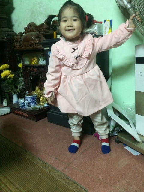 Váy nhung lót cotton cho bé gái