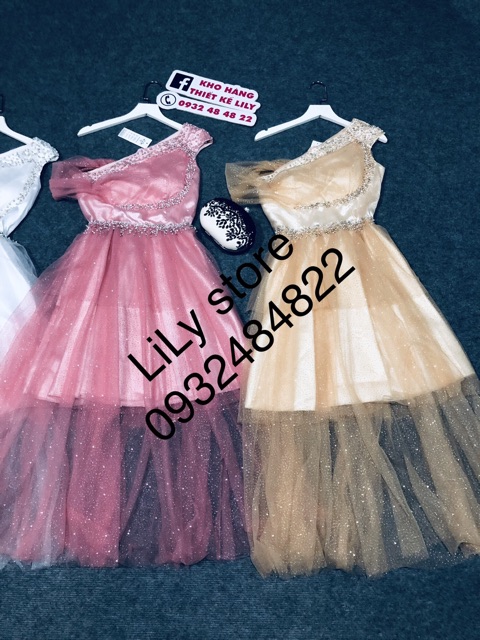 ẢNH VÀ VIDEO THẬT 1000% _ ĐẦM XOÈ KIM TUYẾN LỆCH VAI