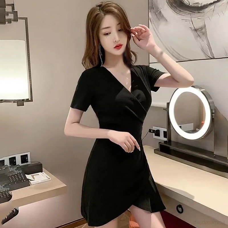 Đầm Đen Tay Ngắn Cổ Chữ V Thiết Kế Không Đồng Đều Xinh Xắn Thời Trang Dành Cho Nữ