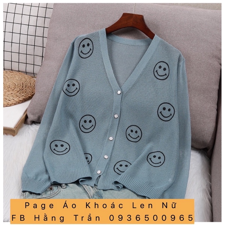 Áo khoác cardigan mỏng cổ tim họa tiết mặt cười.