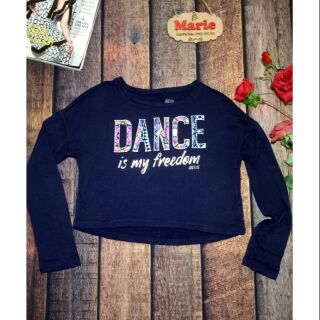 Áo croptop tay dài dáng rộng in chữ vnxk