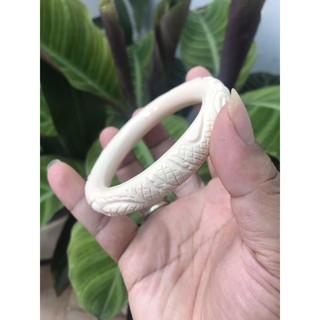 Vòng tay xương mỹ nghệ chạm song long - màu ngà 12mm
