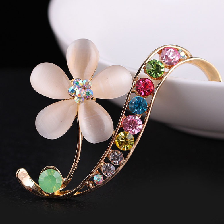 Cài áo cành hoa mai