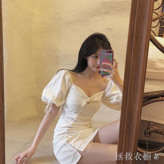 Váy tay phồng phong cách retro pháo