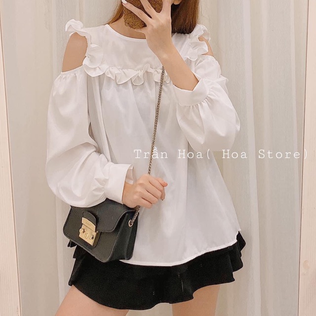 Áo trắng khoét vai