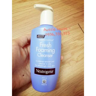 Sữa rửa mặt tẩy trang Neutrogena