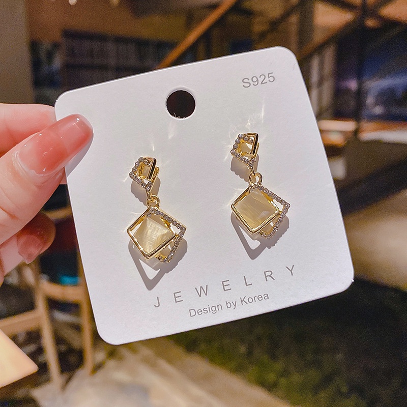 Khuyên tai nữ dáng thả mặt đá chất liệu hợp kim không phai màu mạ kim bạc S925 bông tai hàn quốc cá tính trẻ trung