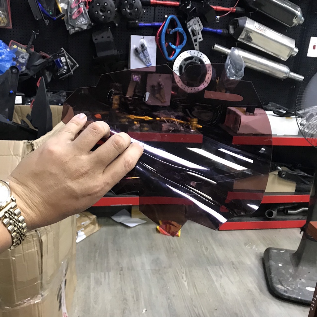 Kính chắn gió  lắp winner v2 /gsx150s /mt15