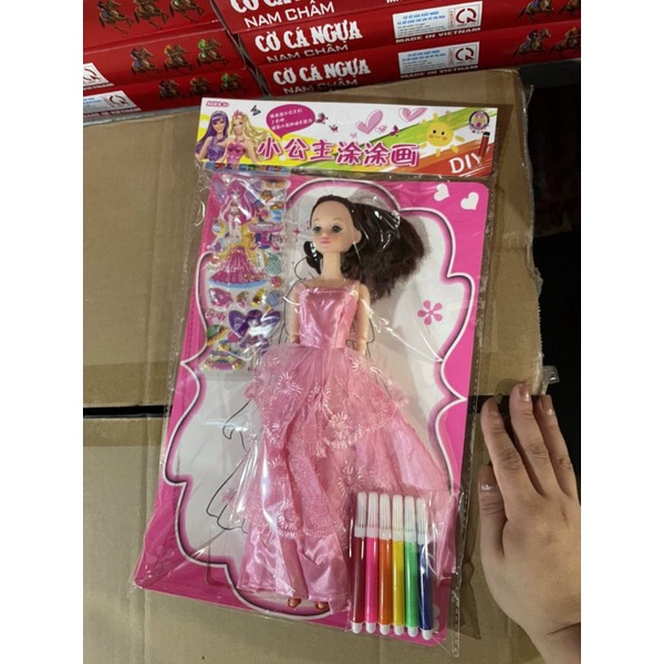 Đồ chơi búp bê cho bé - búp bê barbie, búp bê này kèm túi tập tô màu SHOP MẸ BÚN