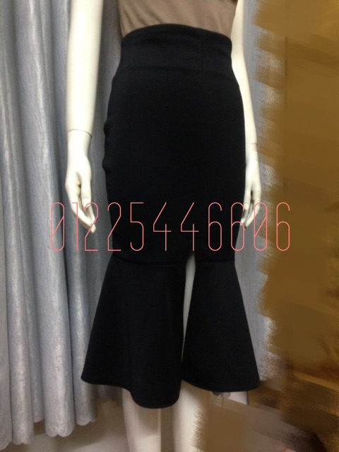 Chân váy đuôi cá xẻ trước. | BigBuy360 - bigbuy360.vn