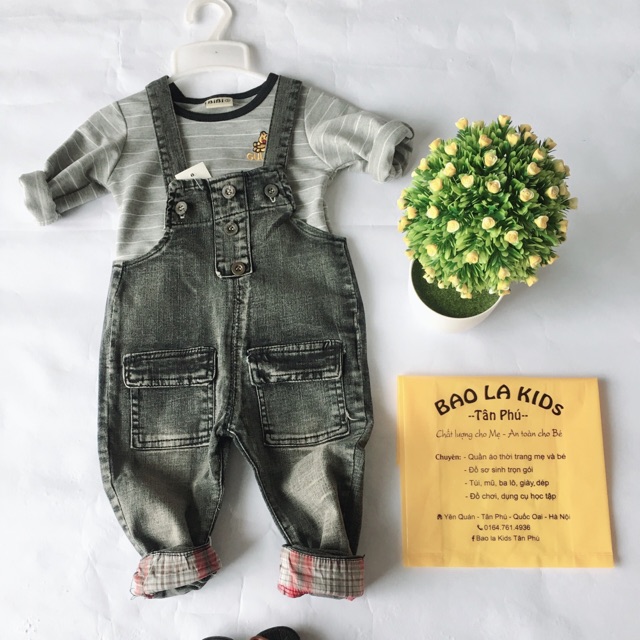 Set yếm bò kèm áo kẻ dài tay bé trai