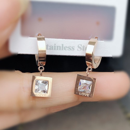 Bông Tai Tòn Ten Đá Nhân Tạo Hình Vuông Titan Ko Đen TT 3320