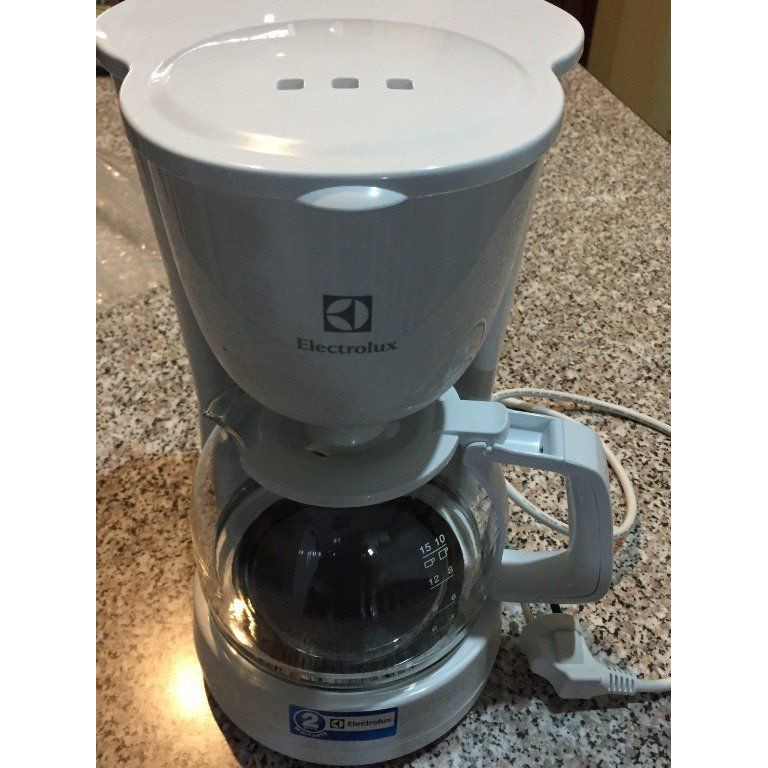 Máy pha cafe Electrolux ECM1303W