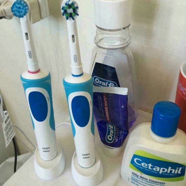 Bàn chải điện Oral B