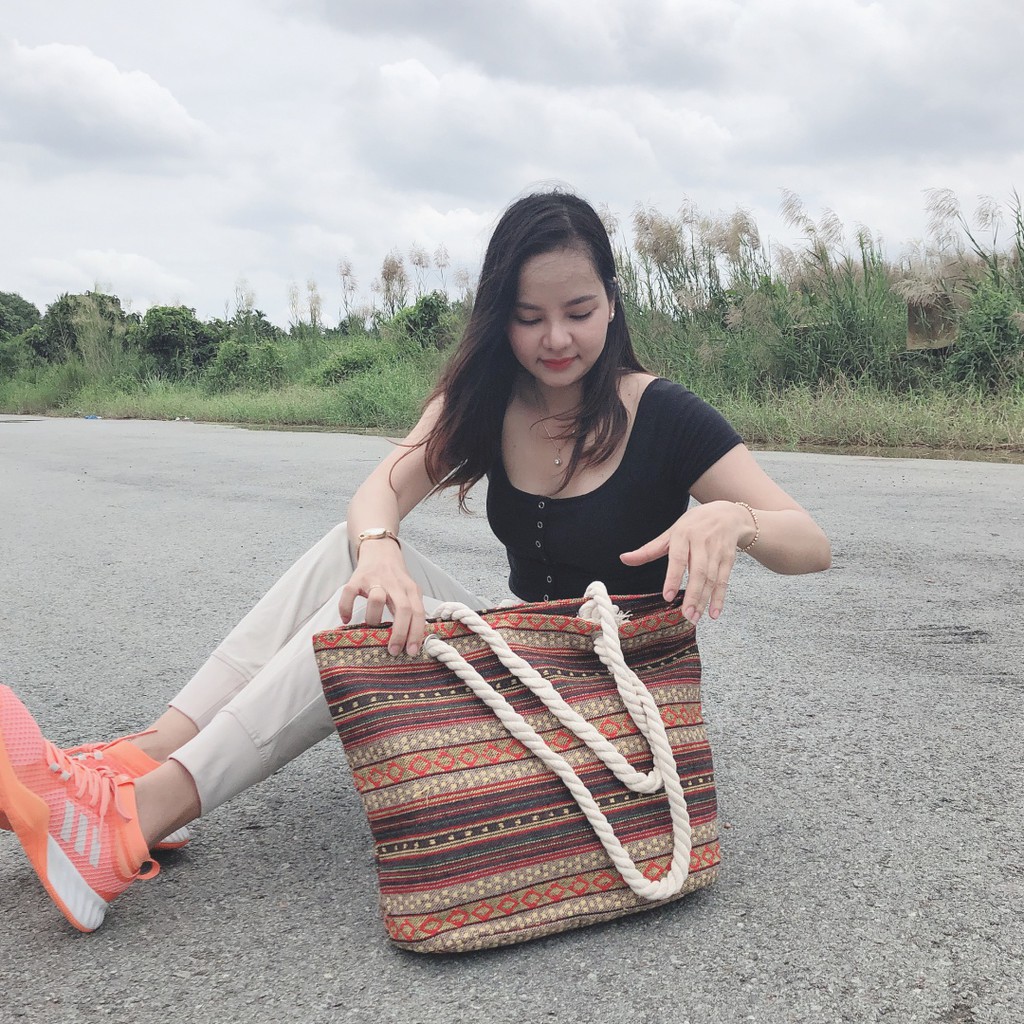 Túi xách vải bố canvas, thiết kế thời trang in hình họa tiết giá rẻ, đựng được giấy tờ A4 (Nhiều mẫu mã để lựa)