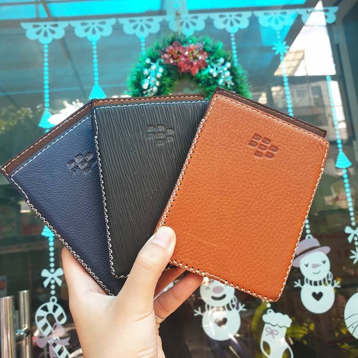 Bao da thật handmade dang hộp cho điện thoại BlackBerry Passport