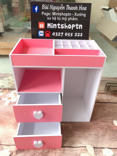 tủ mini đựng mỹ phẩm hồng phấn mới núm tim