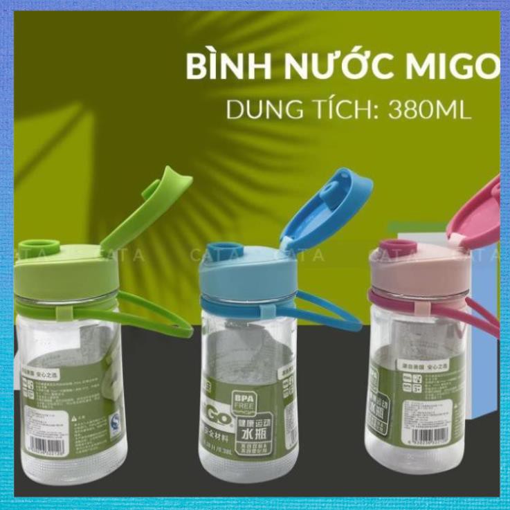 Bình nước bằng Nhựa BPA FREE MIGO Cao cấp  - An toàn, trong suốt, có rây lọc, quai [380ml - 1784]