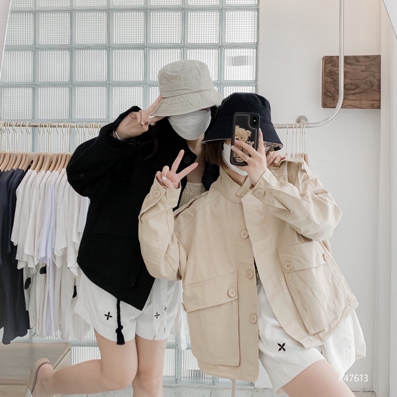 ÁO BOMBER KAKI-381-2túi vuông chéo-nút vai