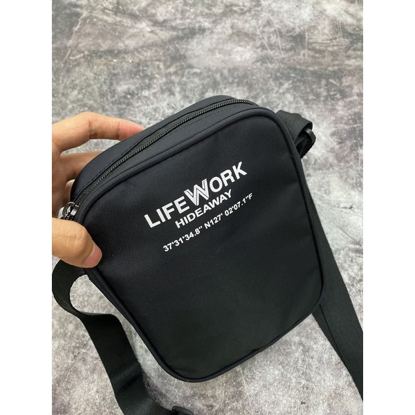 Túi đeo chéo Minibag LIFE.WORK đen hoạ tiết bull HÀNG XUẤT DƯ FULL TEM TAG