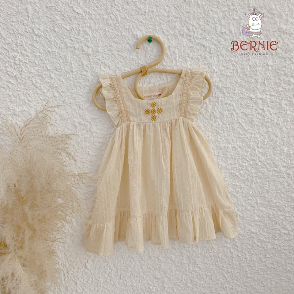 Váy ren baby doll thêu ngực cộc tay Bernie