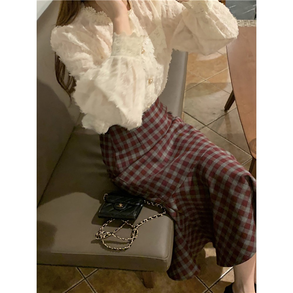 xa xa (ORDER) Set áo sơ mi ren lông vũ tiểu thư+ Chân váy kẻ sọc đỏ nâu đuôi cá ôm body style Hong Kong (HÀNG ORDER) h h