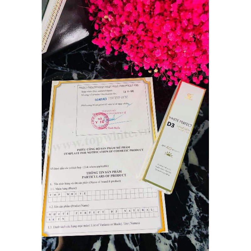 Top white D3 50+ chống nắng và 40+