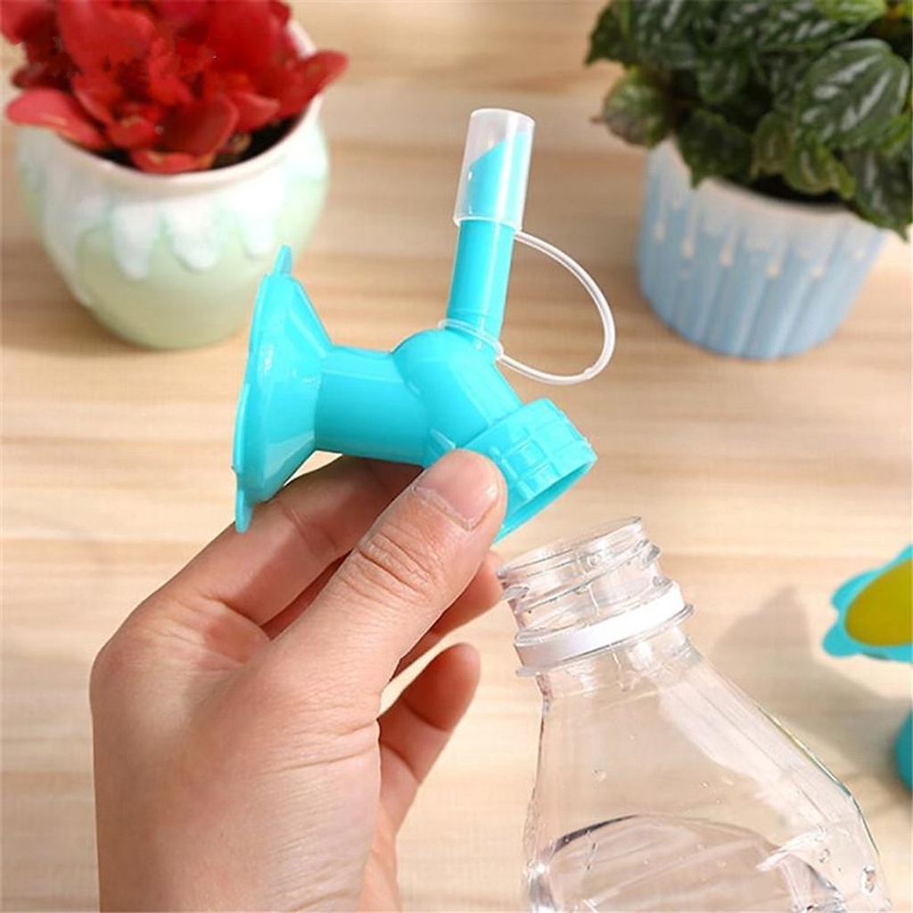 Đầu vòi tưới cây 2 đầu kết hợp với chai pet có nắp đậy