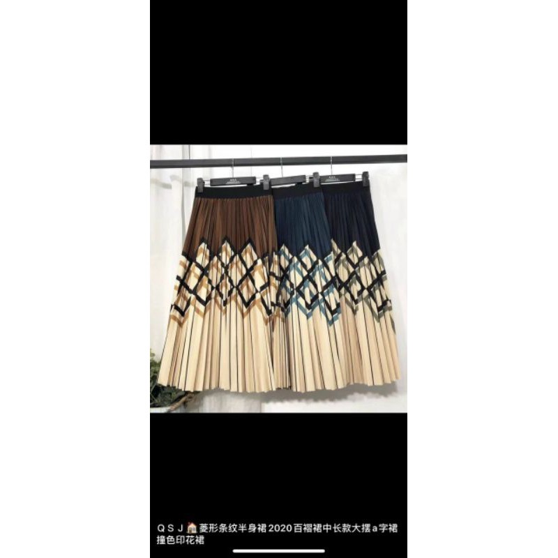 Chân váy dập li xòe dáng dài hàng QC