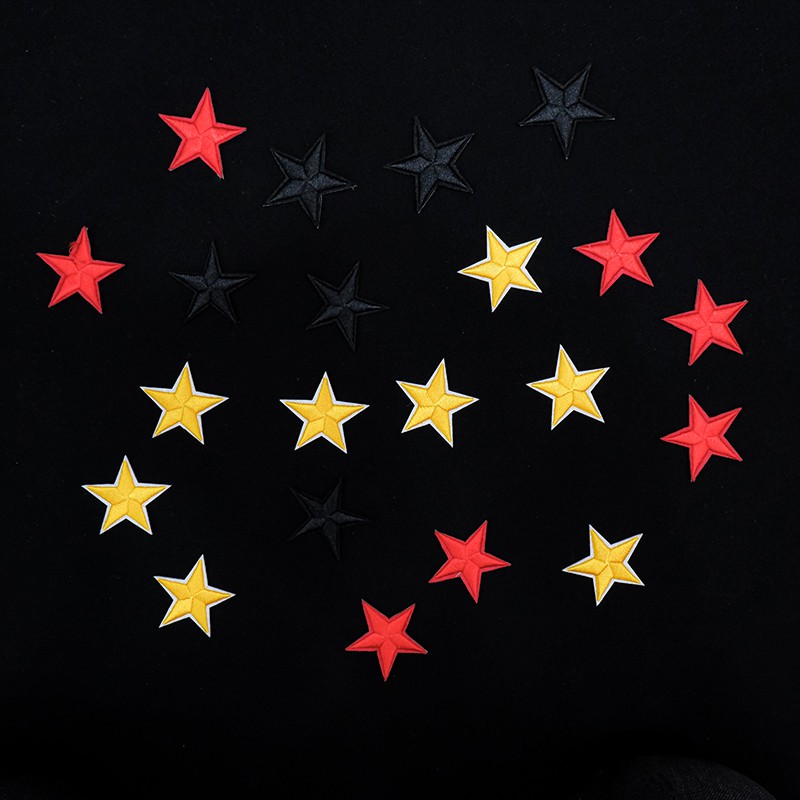 Patch ủi/ là hình ngôi sao màu đỏ, vàng, đen dùng để ủi lên quần áo, cặp sách, phụ kiện
