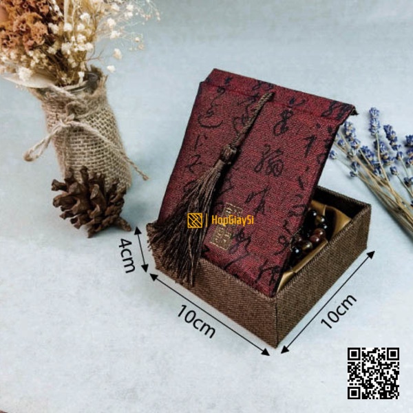 Hộp gấm đựng vòng tay trang sức phong thủy size 10x10x3.7cm