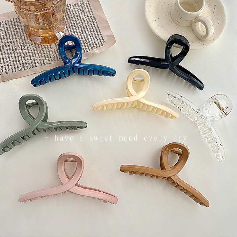 Kẹp tóc thiết kế đơn giản dễ phối đồ thời trang theo phong cách hàn quốc cho nữ