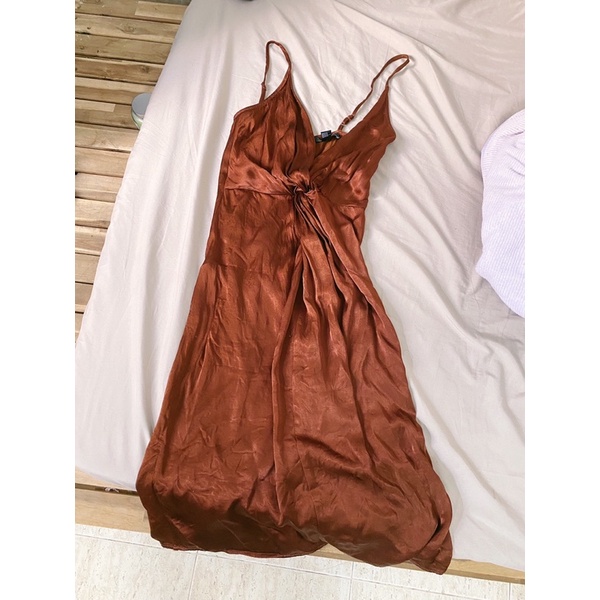 🐞🐞(Pass) Thanh lý váy đầm dáng midi vải lụa cổ chữ V F21 xuất khẩu