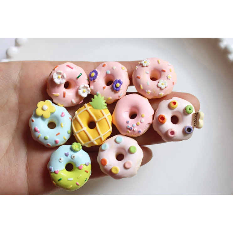 {Donut 1 cái - 2.5cm} STICKER PHỤ KIỆN DIY 3D DÁN ỐP ĐIỆN THỌAI BÌNH NƯỚC KẸP TÓC