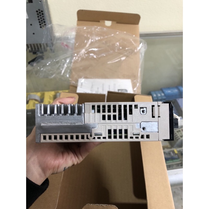 SGDV-R70A01B hàng mới full box