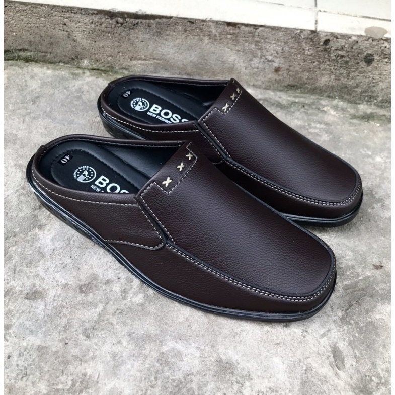 Dép bít mũi nam da mềm..mang êm chân..mã SP17..màu nâu..mẫu mới nhất hiện nay