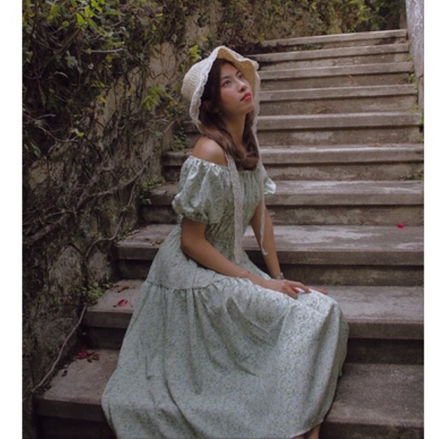 Đầm hoa nhí trễ vai màu xanh