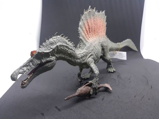 Mô hình đồ chơi khủng long săn cá Spinosaurus. .