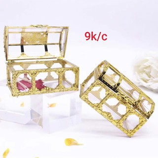 Rương vàng trang trí bánh kem