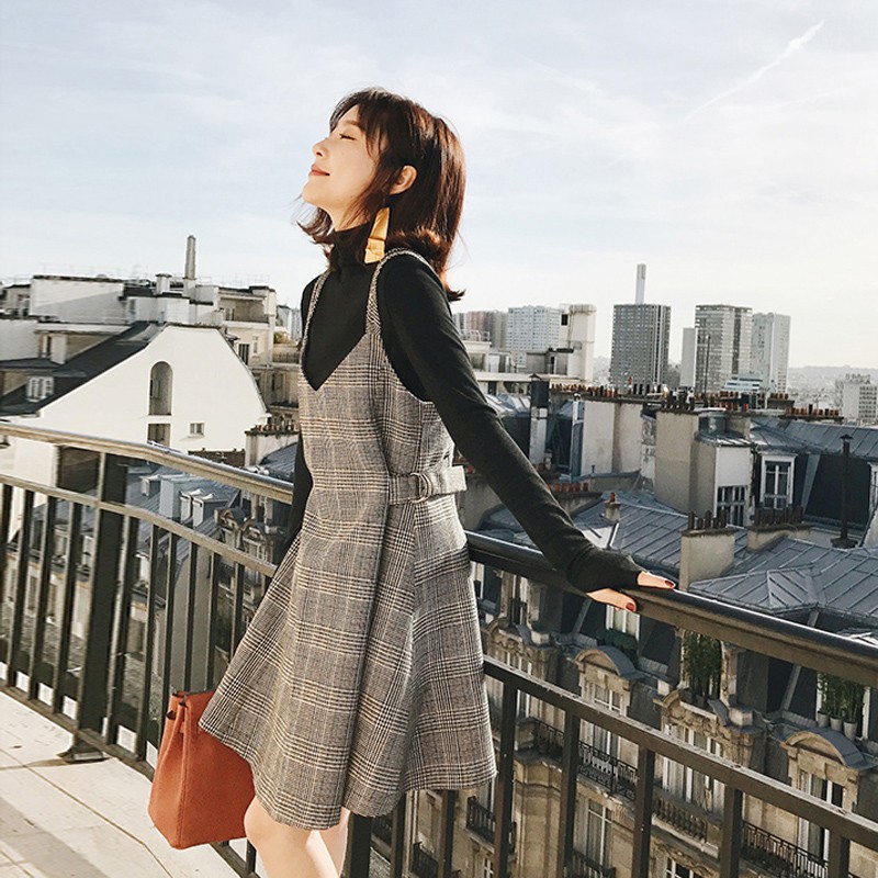 Váy yếm caro thắt eo
