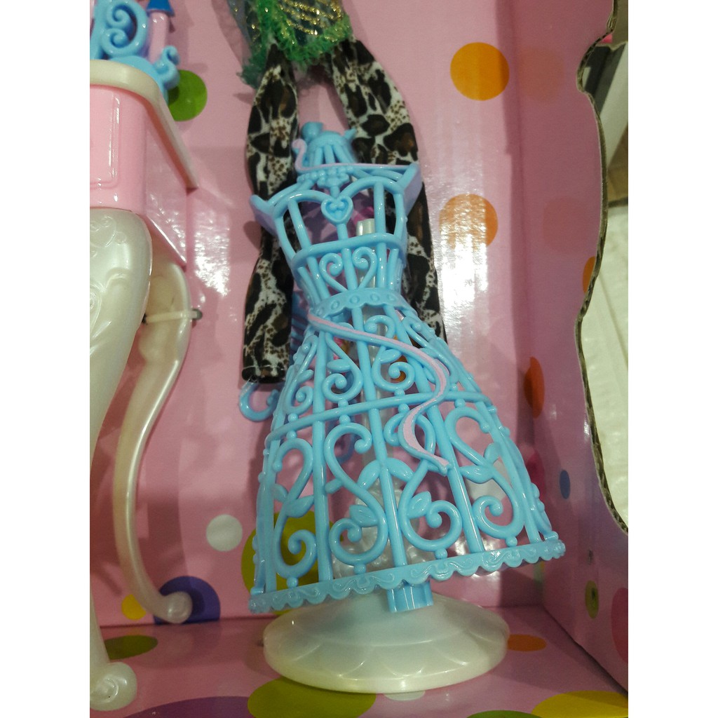 Búp bê barbie thời trang