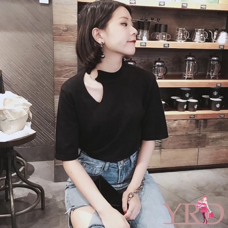 Áo tay ngắn thiết kế khoét cổ quyến rũ cho nữ | BigBuy360 - bigbuy360.vn