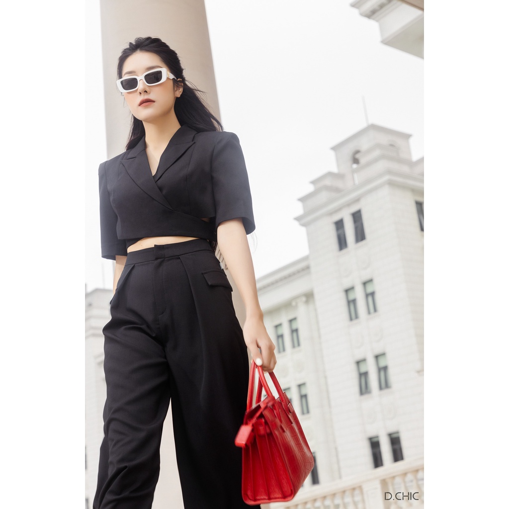 Áo croptop cổ vest tay cộc dài D.CHIC MS: 161531